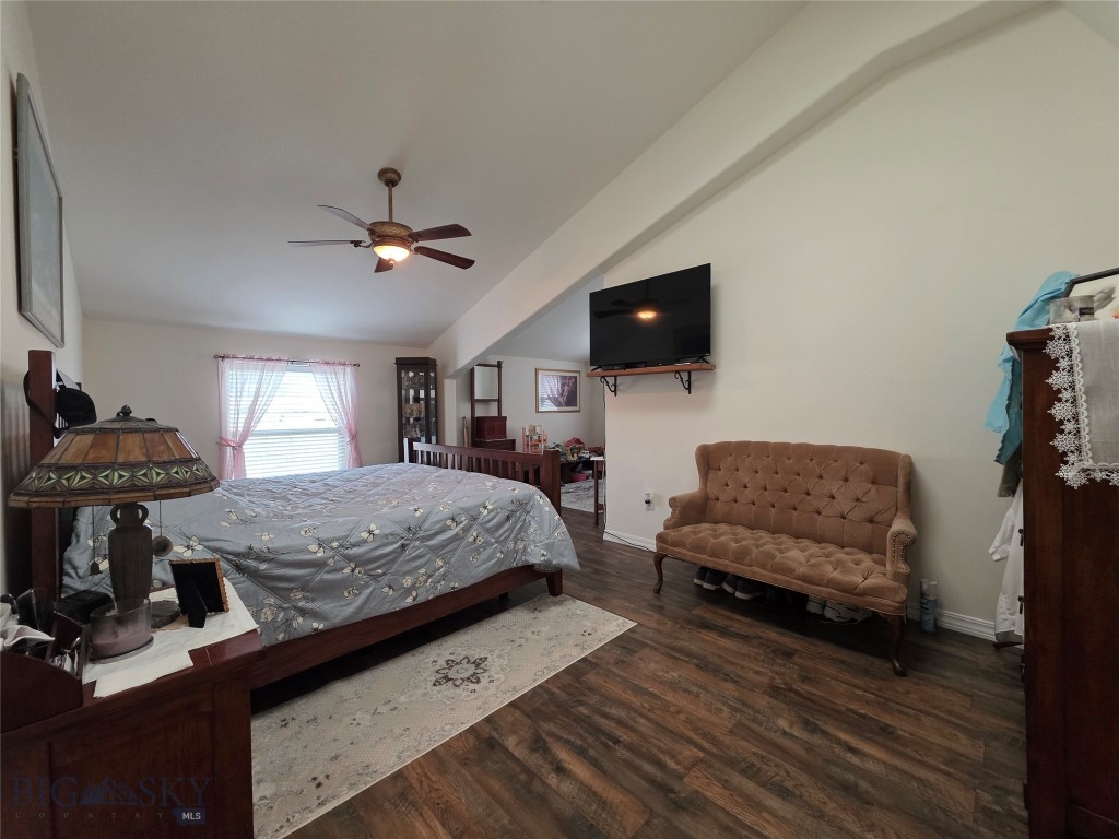 682 E River Road, Pray MT 59065