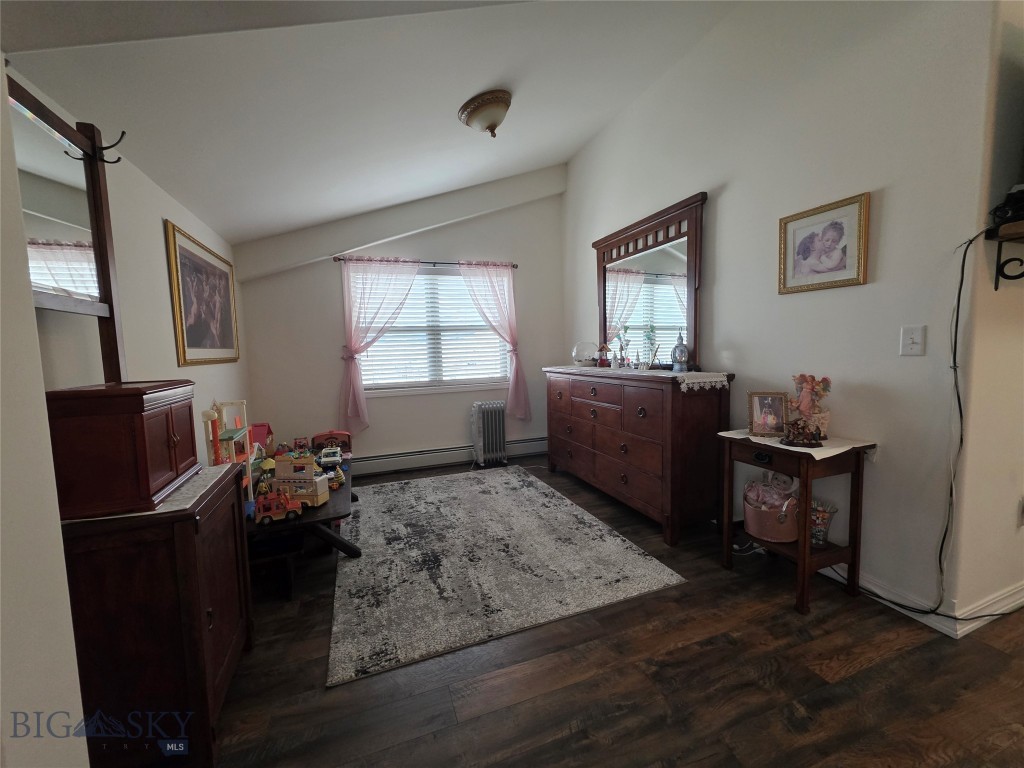 682 E River Road, Pray MT 59065