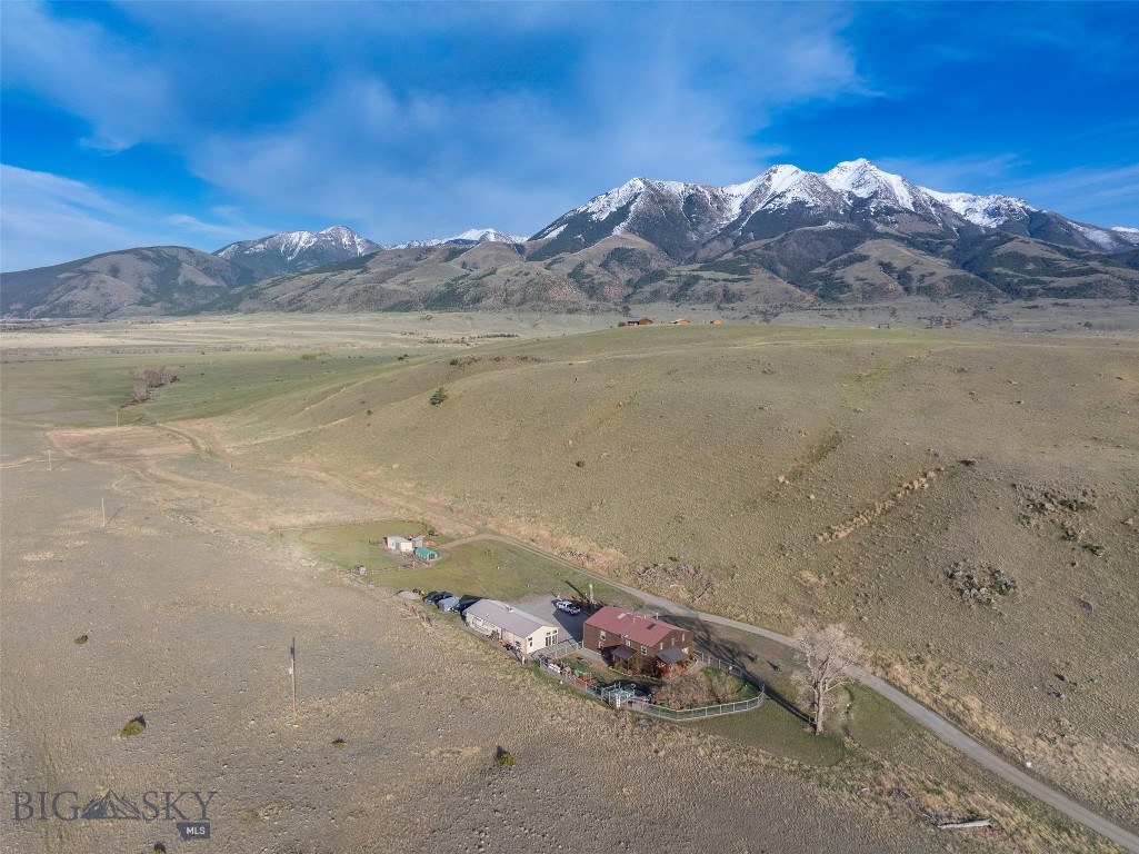 682 E River Road, Pray MT 59065