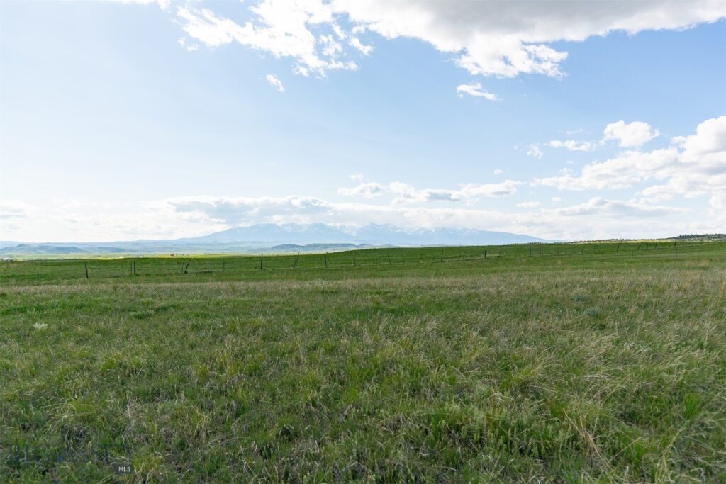 15 Sage Trail, Big Timber MT 59011