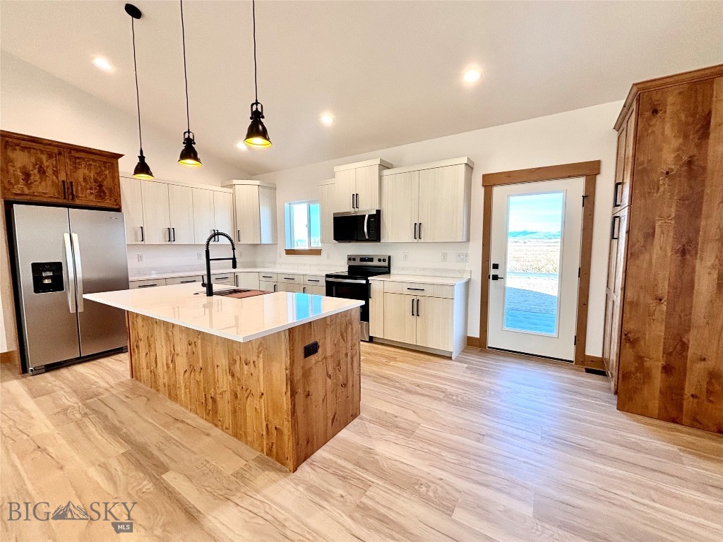 120 Thomas Way, Dillon MT 59725