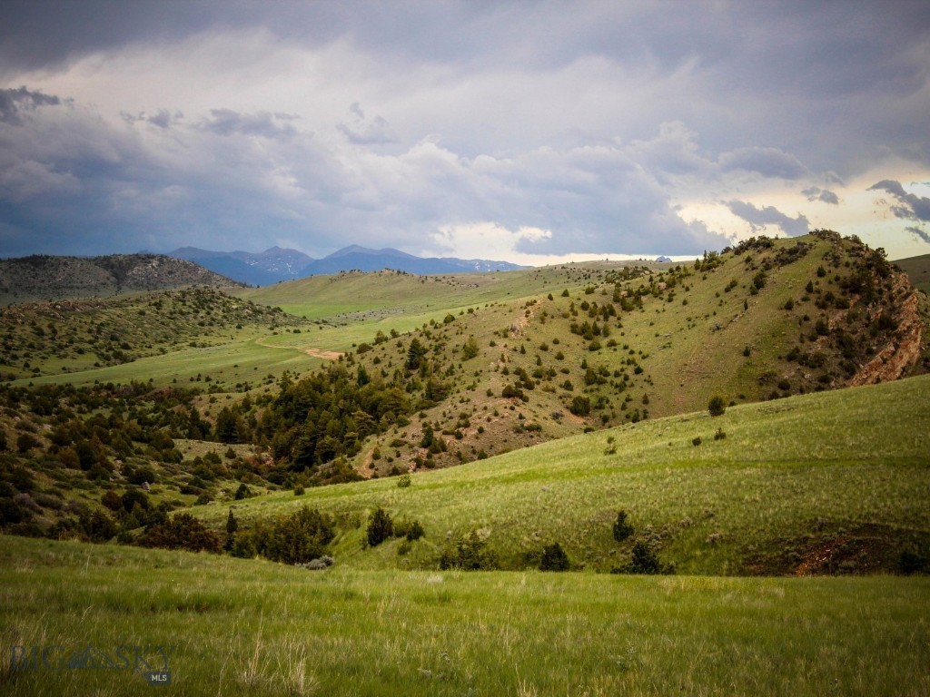 3000 Nixon Gulch Road, Manhattan MT 59741