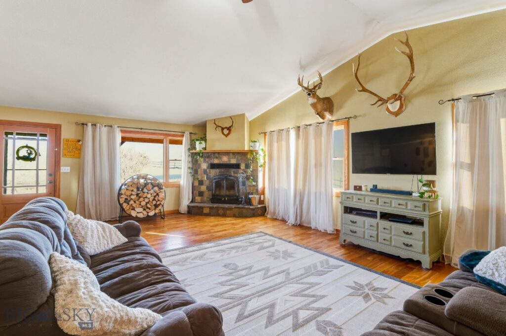 50 Cielo Grande Drive, Pray MT 59047