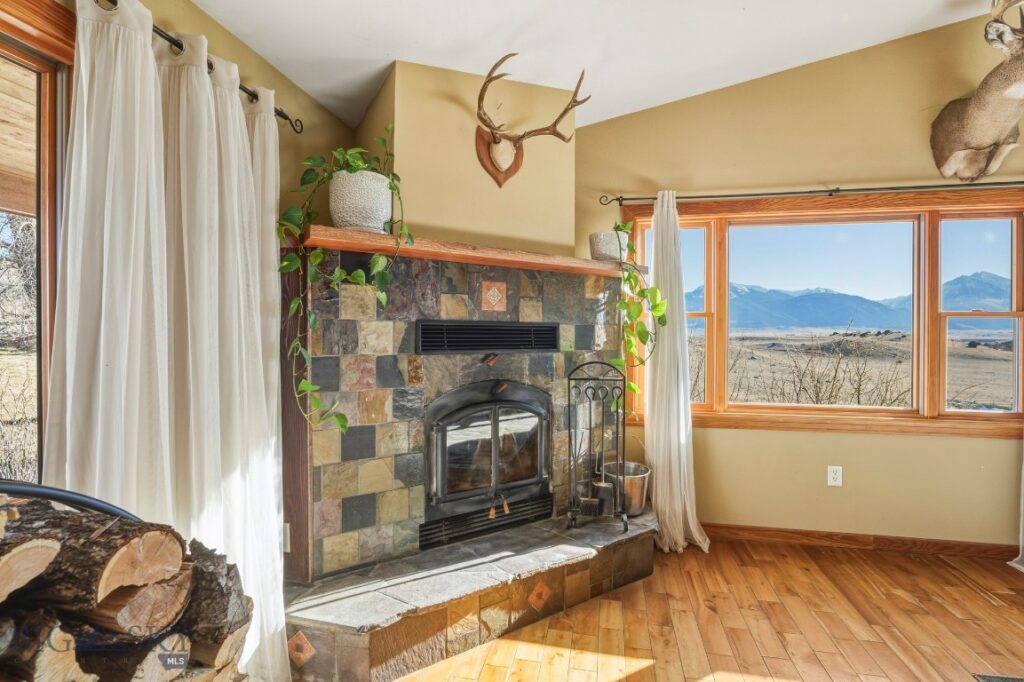 50 Cielo Grande Drive, Pray MT 59047