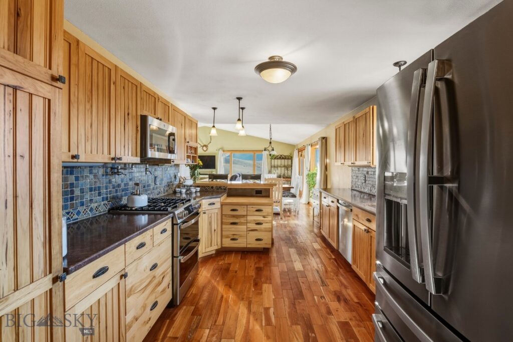 50 Cielo Grande Drive, Pray MT 59047