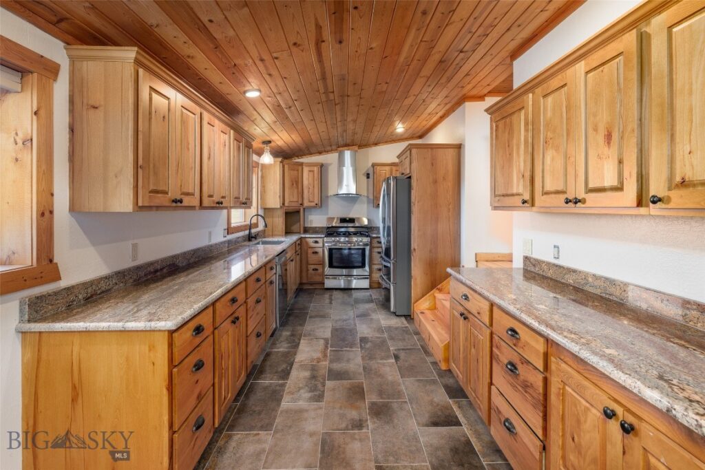 5 Shoshoni Way, Pray MT 59065
