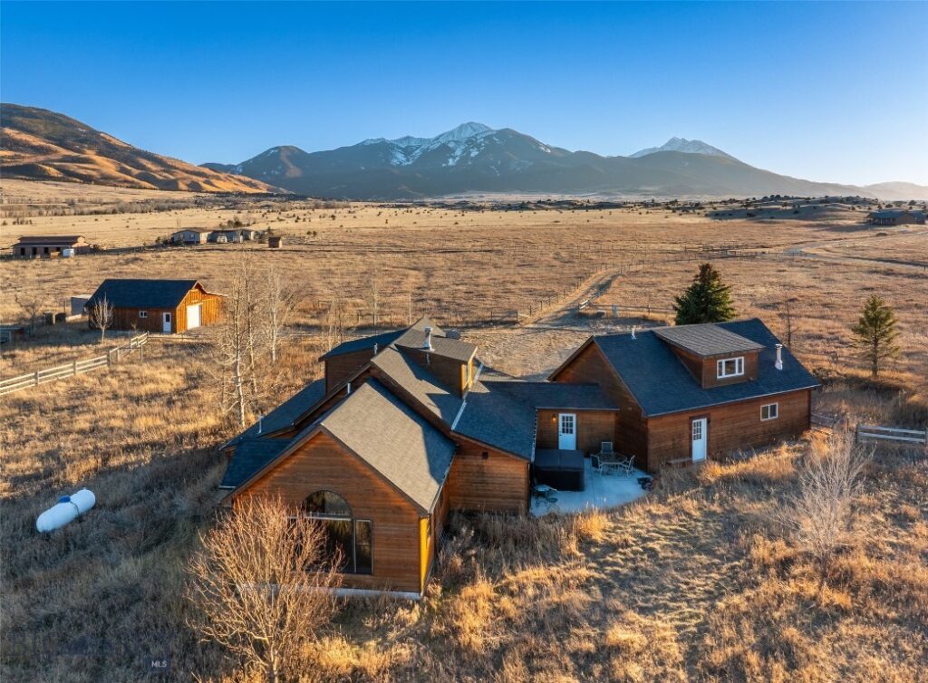 5 Shoshoni Way, Pray MT 59065