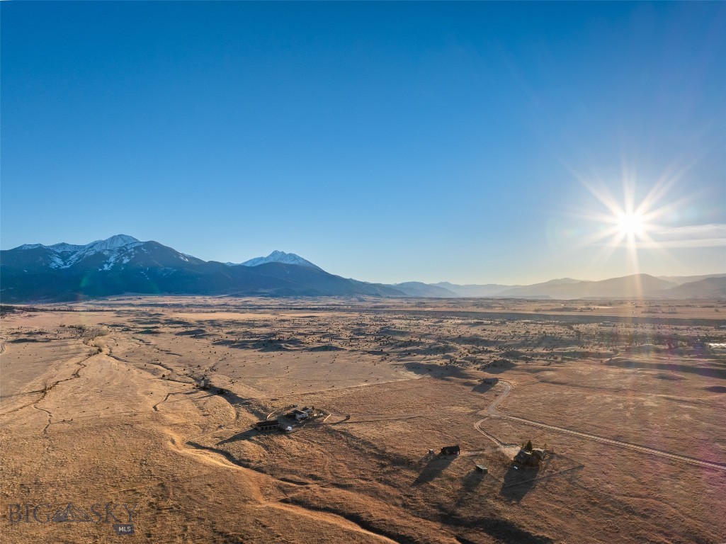 5 Shoshoni Way, Pray MT 59065