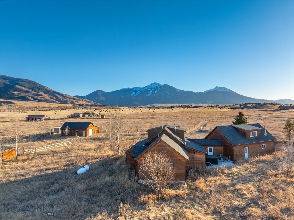 5 Shoshoni Way, Pray MT 59065