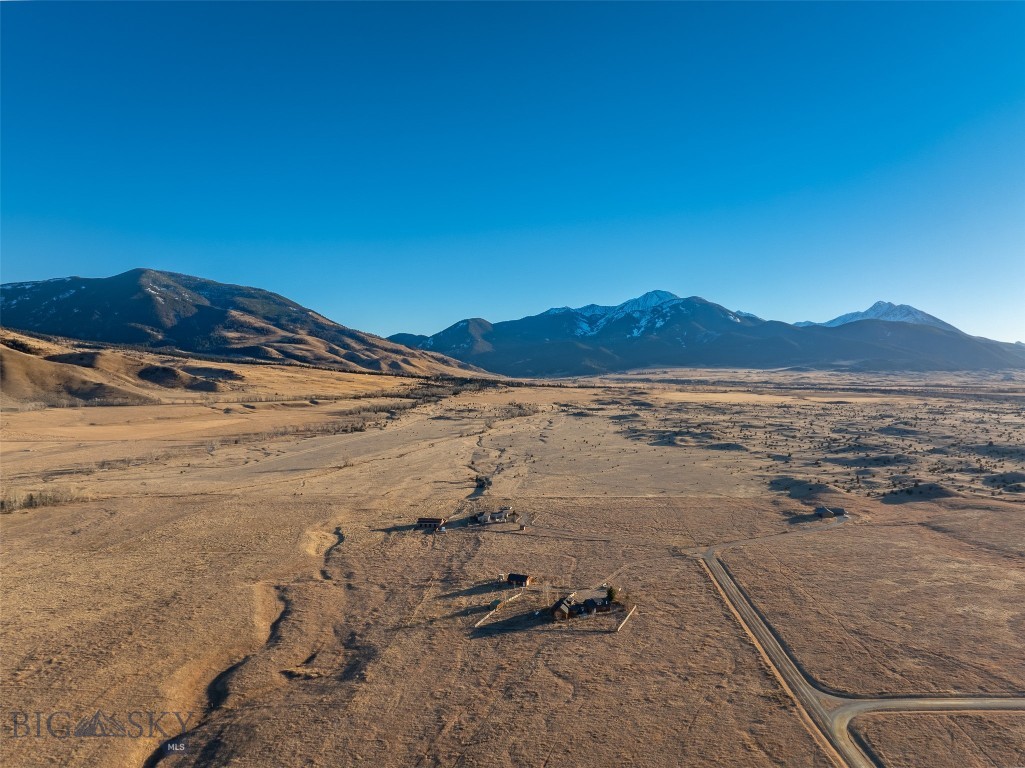 5 Shoshoni Way, Pray MT 59065
