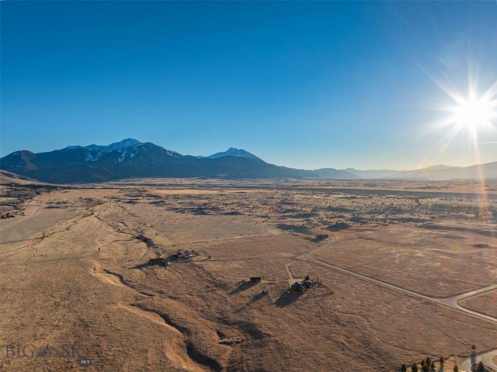 5 Shoshoni Way, Pray MT 59065