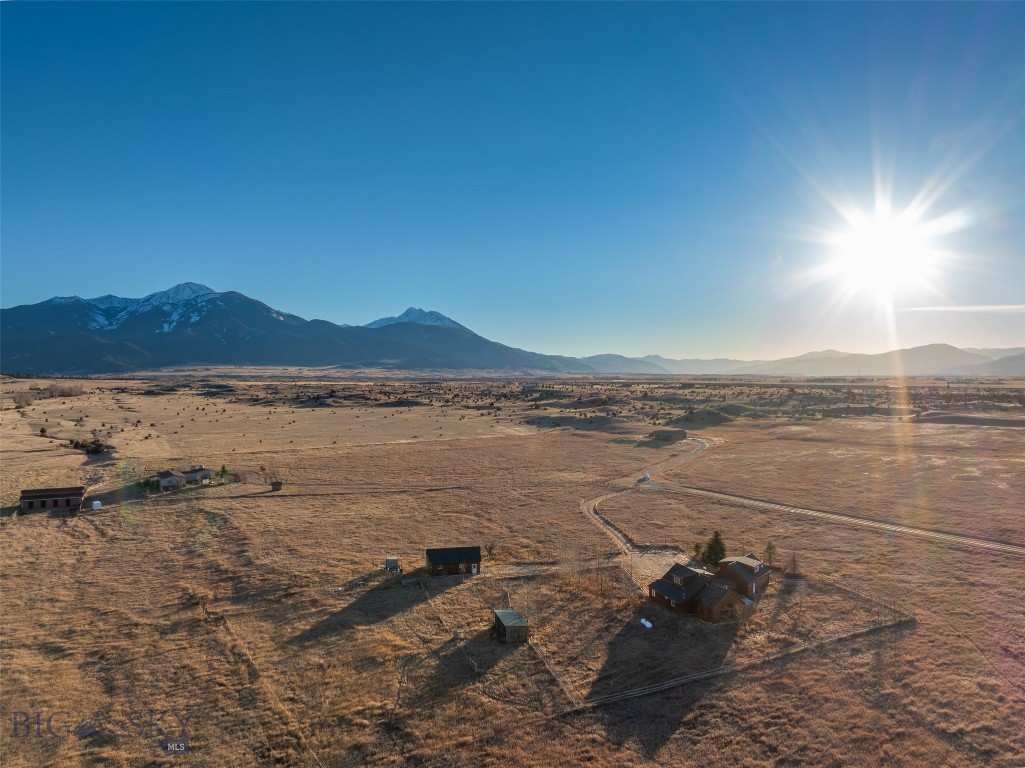 5 Shoshoni Way, Pray MT 59065