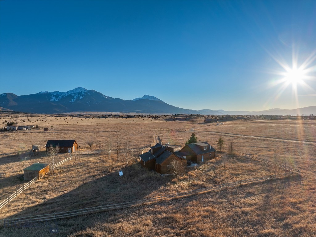 5 Shoshoni Way, Pray MT 59065