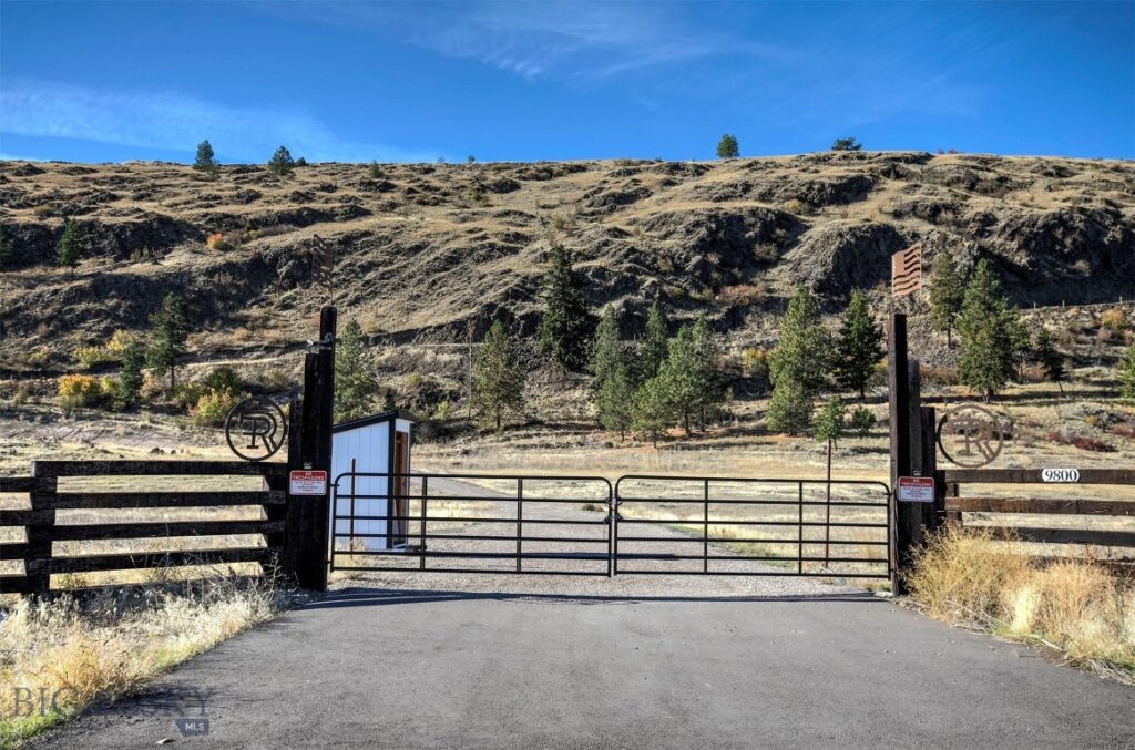 9800 Hwy 200, Dixon MT 59831