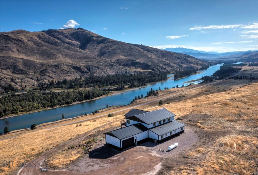 9800 Hwy 200, Dixon MT 59831