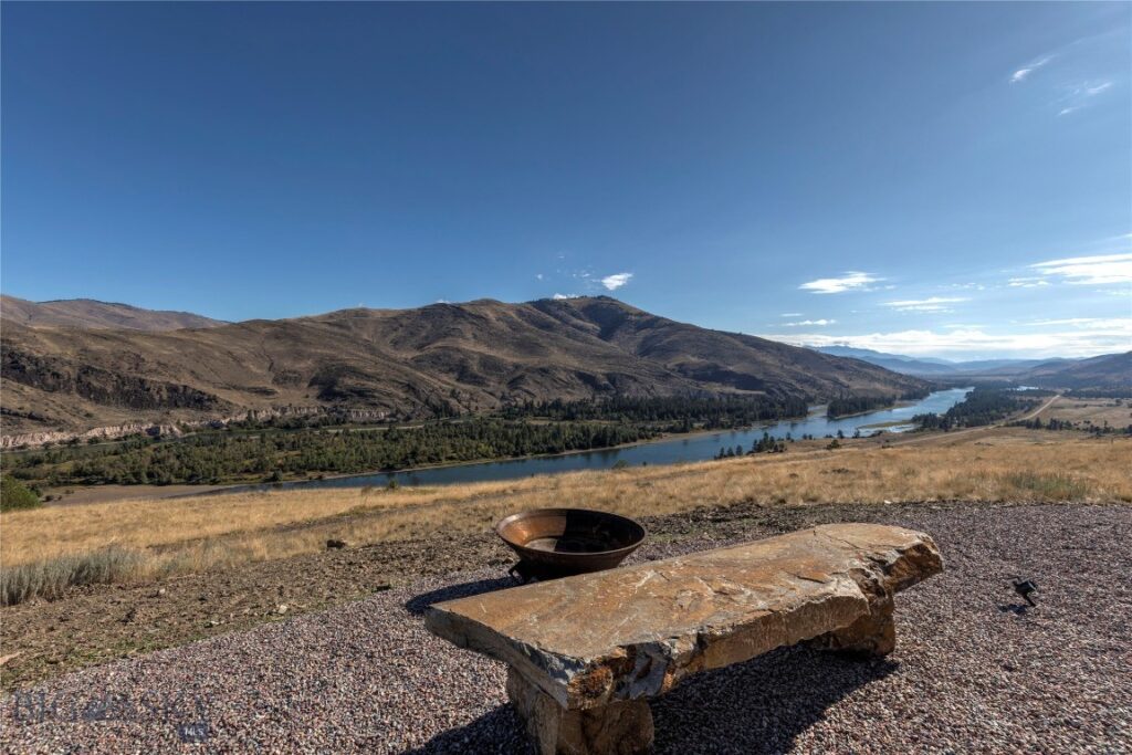 9800 Hwy 200, Dixon MT 59831