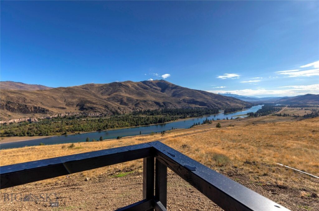 9800 Hwy 200, Dixon MT 59831