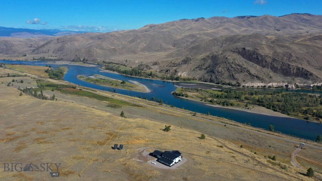 9800 Hwy 200, Dixon MT 59831