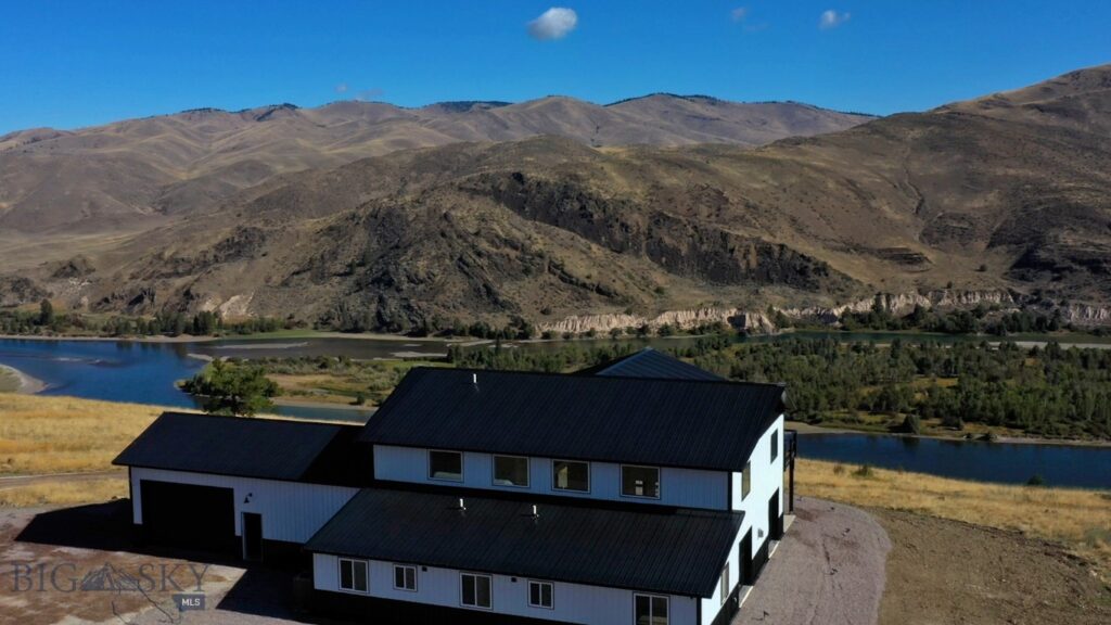 9800 Hwy 200, Dixon MT 59831