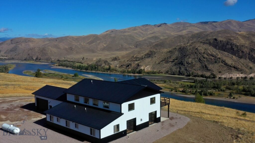 9800 Hwy 200, Dixon MT 59831