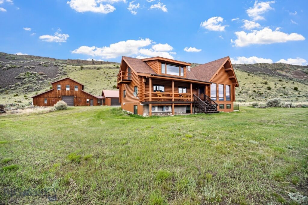 198 E River Road, Emigrant MT 59027