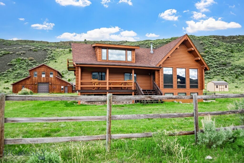 198 E River Road, Emigrant MT 59027