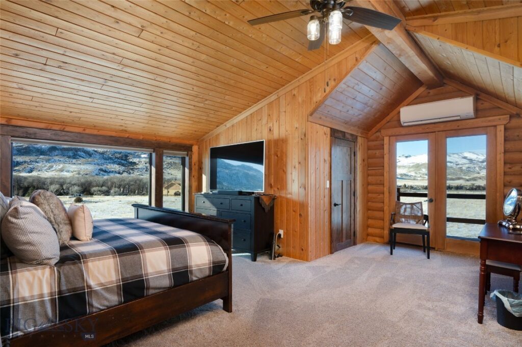 198 E River Road, Emigrant MT 59027