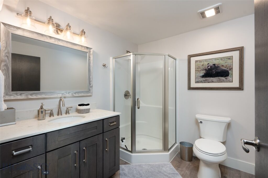 198 E River Road, Emigrant MT 59027