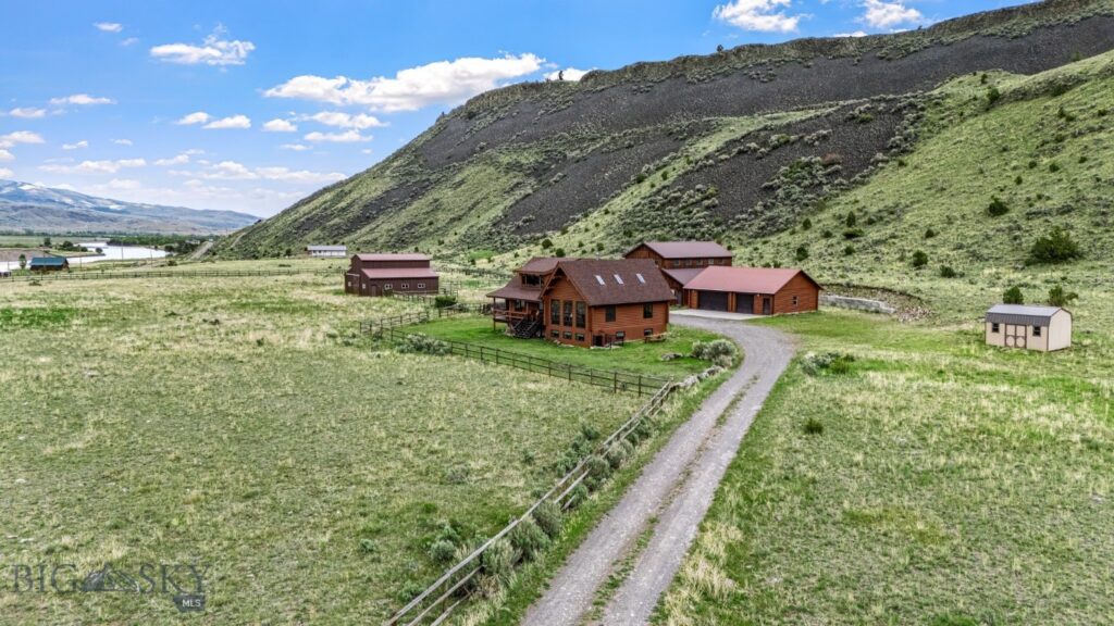 198 E River Road, Emigrant MT 59027