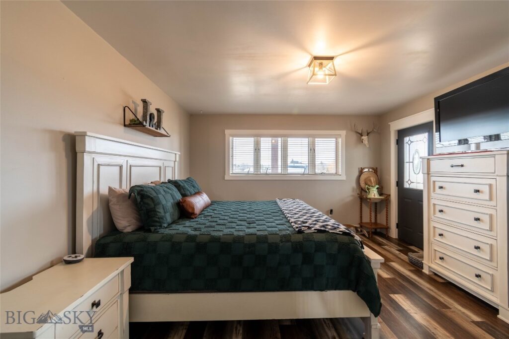 23 Indian Rings Road, Big Timber MT 59011