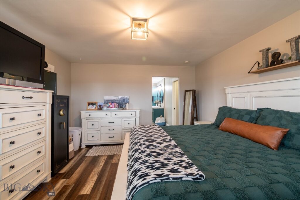 23 Indian Rings Road, Big Timber MT 59011