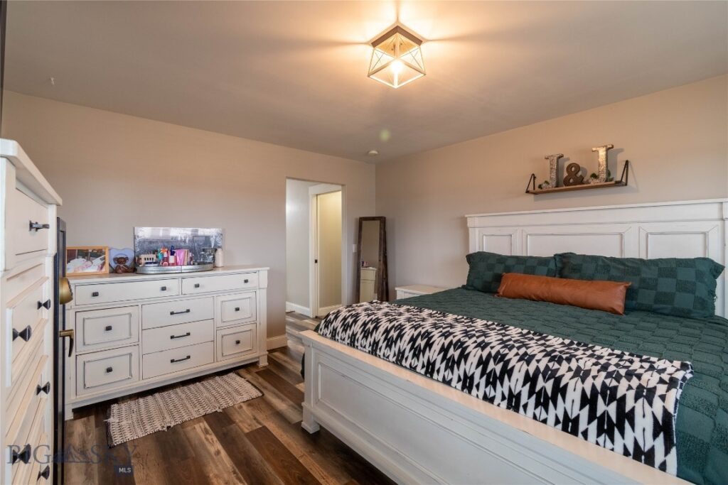 23 Indian Rings Road, Big Timber MT 59011