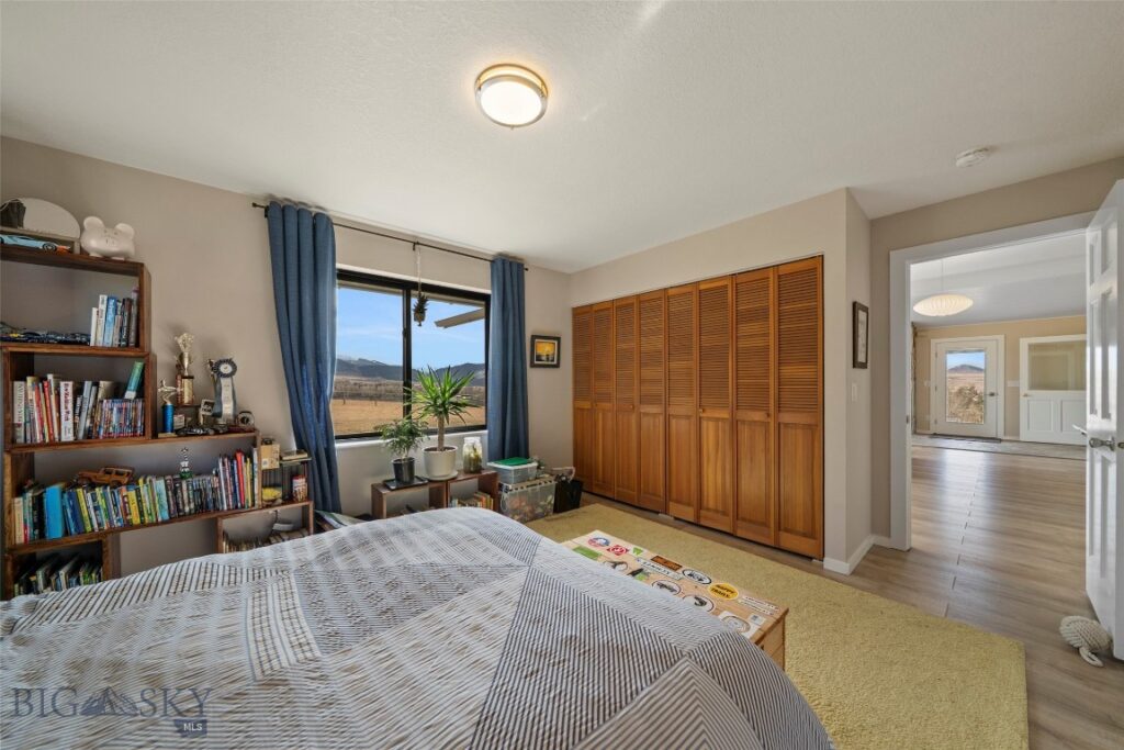 1080 Upper Tom Burke Road, Gallatin Gateway MT 59730