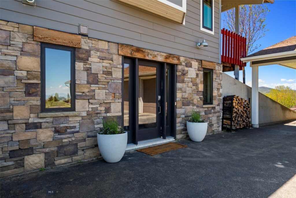 1080 Upper Tom Burke Road, Gallatin Gateway MT 59730