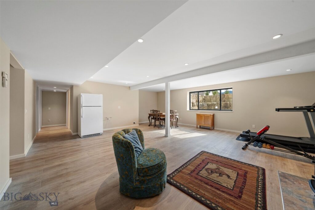 1080 Upper Tom Burke Road, Gallatin Gateway MT 59730