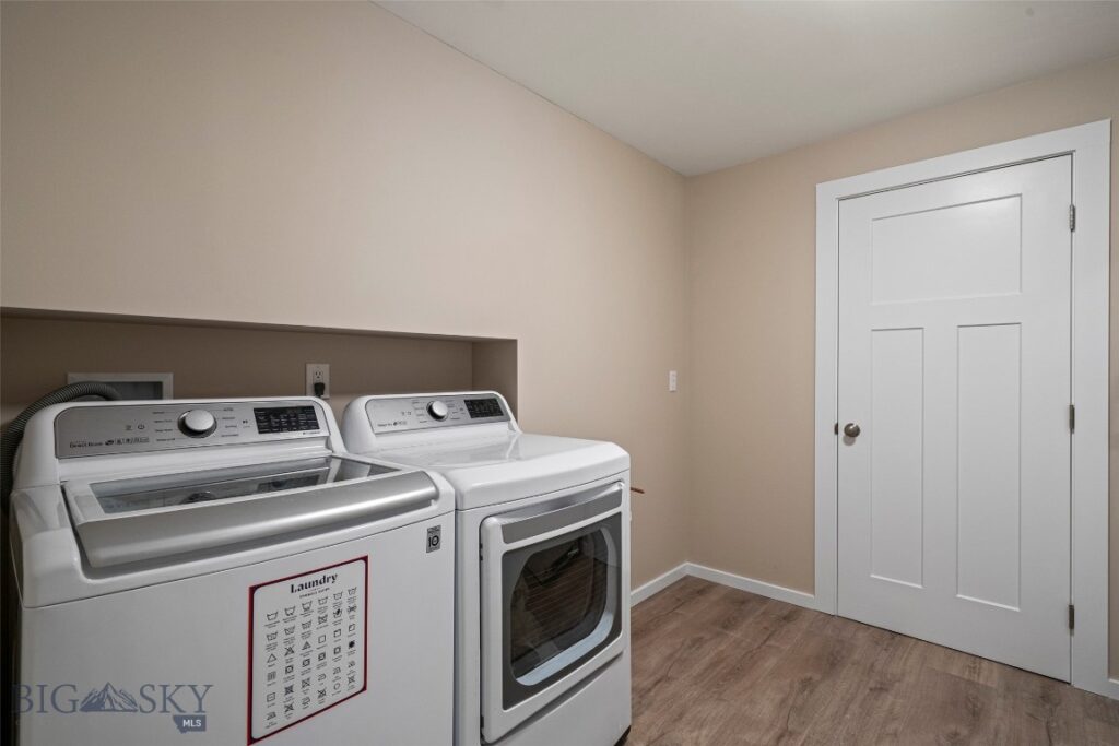 1080 Upper Tom Burke Road, Gallatin Gateway MT 59730