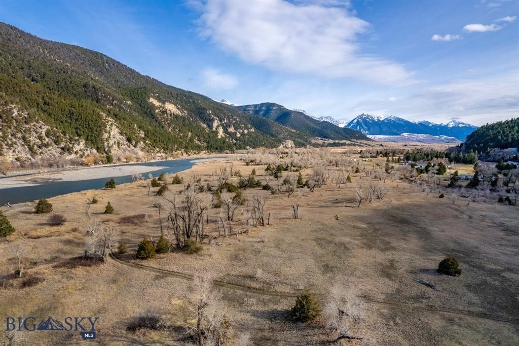 5042 US Highway 89 S, Livingston MT 59047