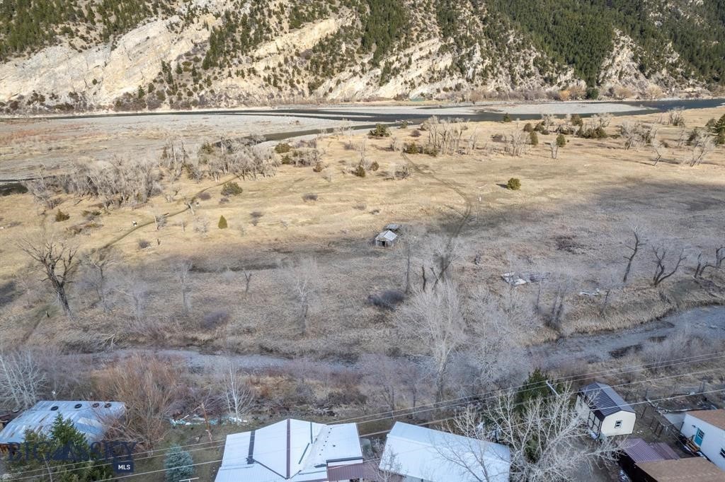 5042 US Highway 89 S, Livingston MT 59047