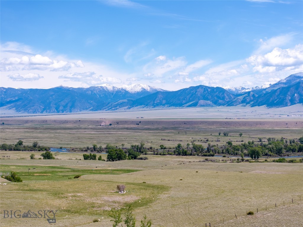 102 Diamondback Road, Ennis MT 59729