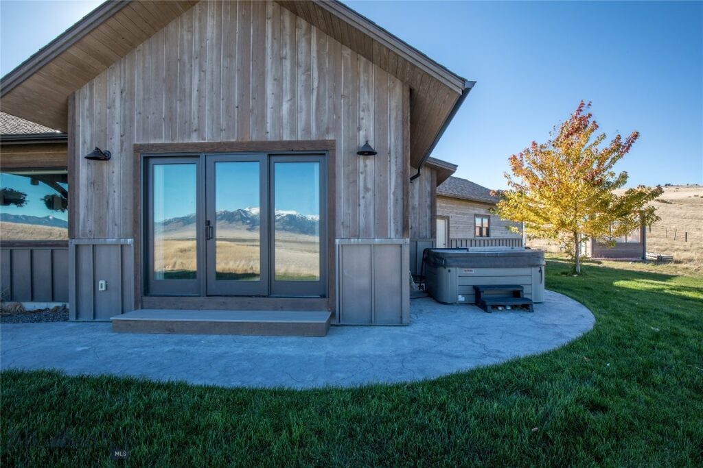 102 Diamondback Road, Ennis MT 59729