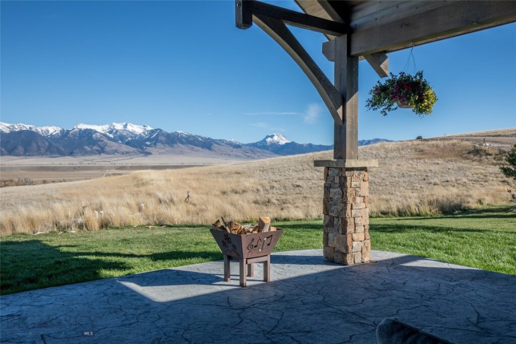 102 Diamondback Road, Ennis MT 59729