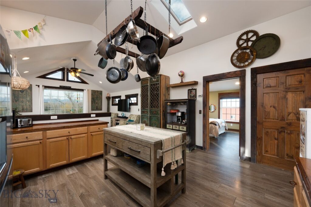 110 Double L, Manhattan MT 59741