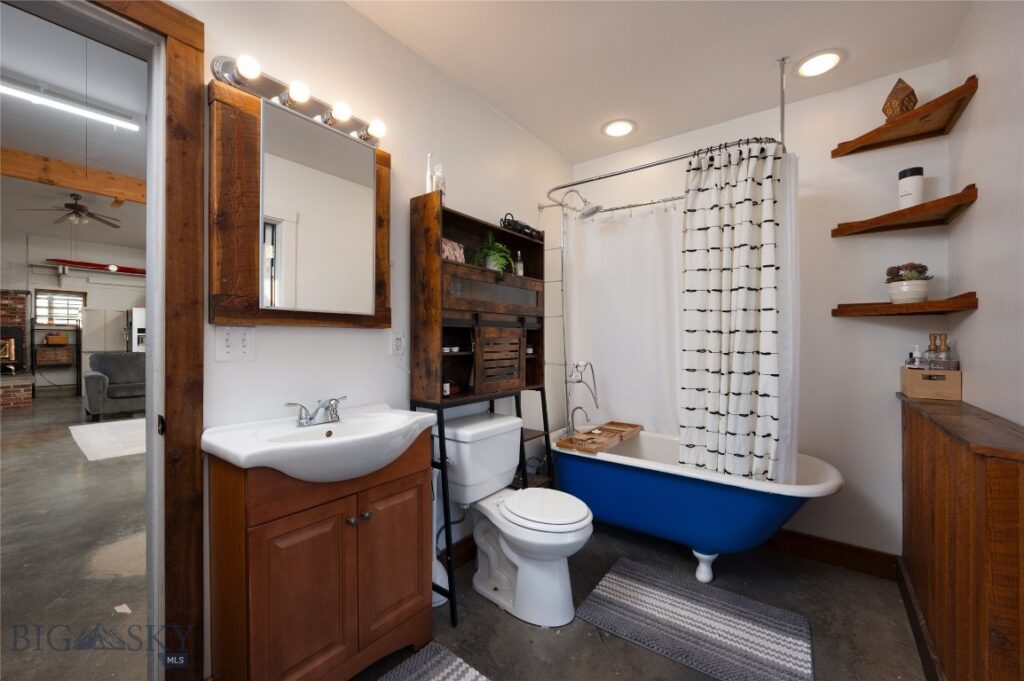 110 Double L, Manhattan MT 59741