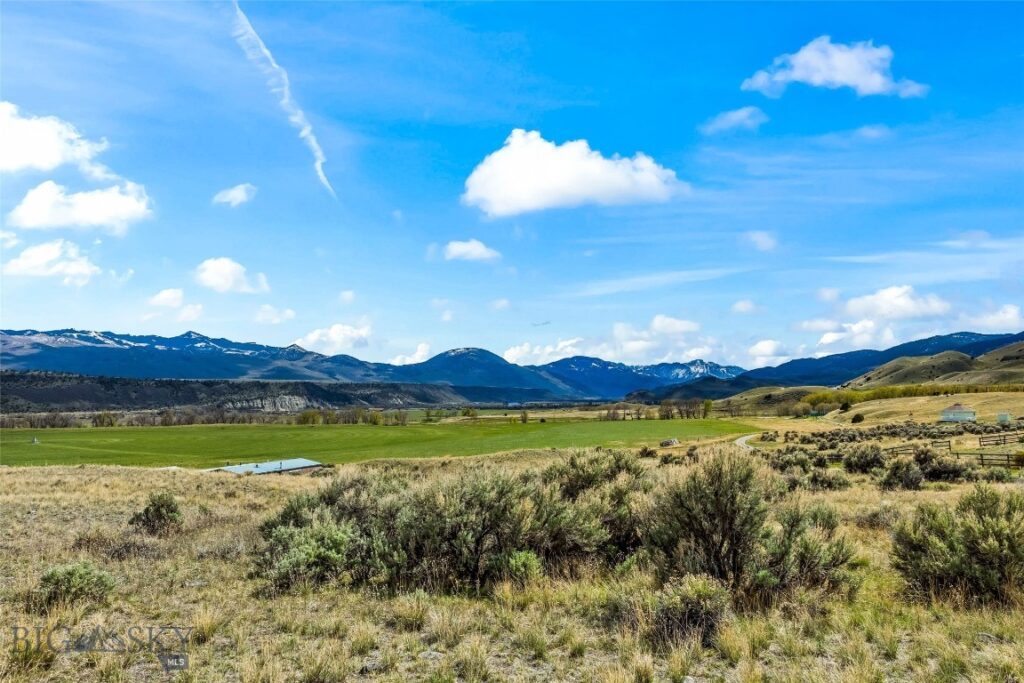 158 Dry Creek Road S, Emigrant MT 59027