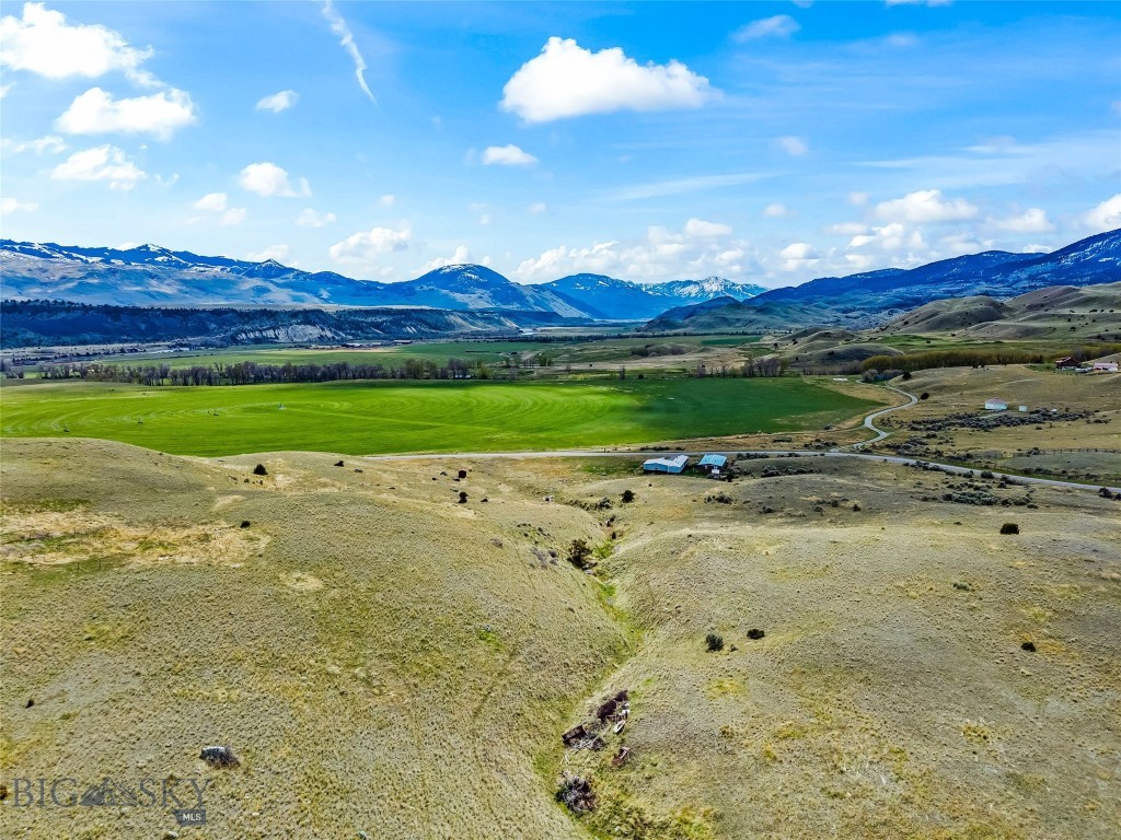 158 Dry Creek Road S, Emigrant MT 59027