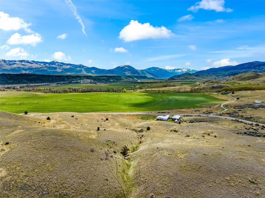 158 Dry Creek Road S, Emigrant MT 59027