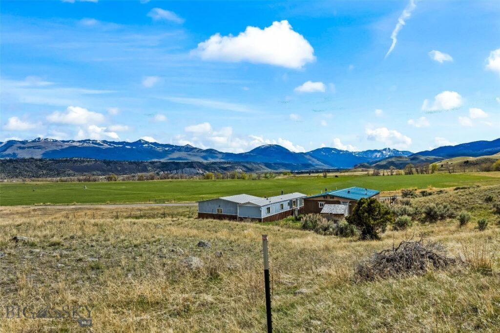 158 Dry Creek Road S, Emigrant MT 59027