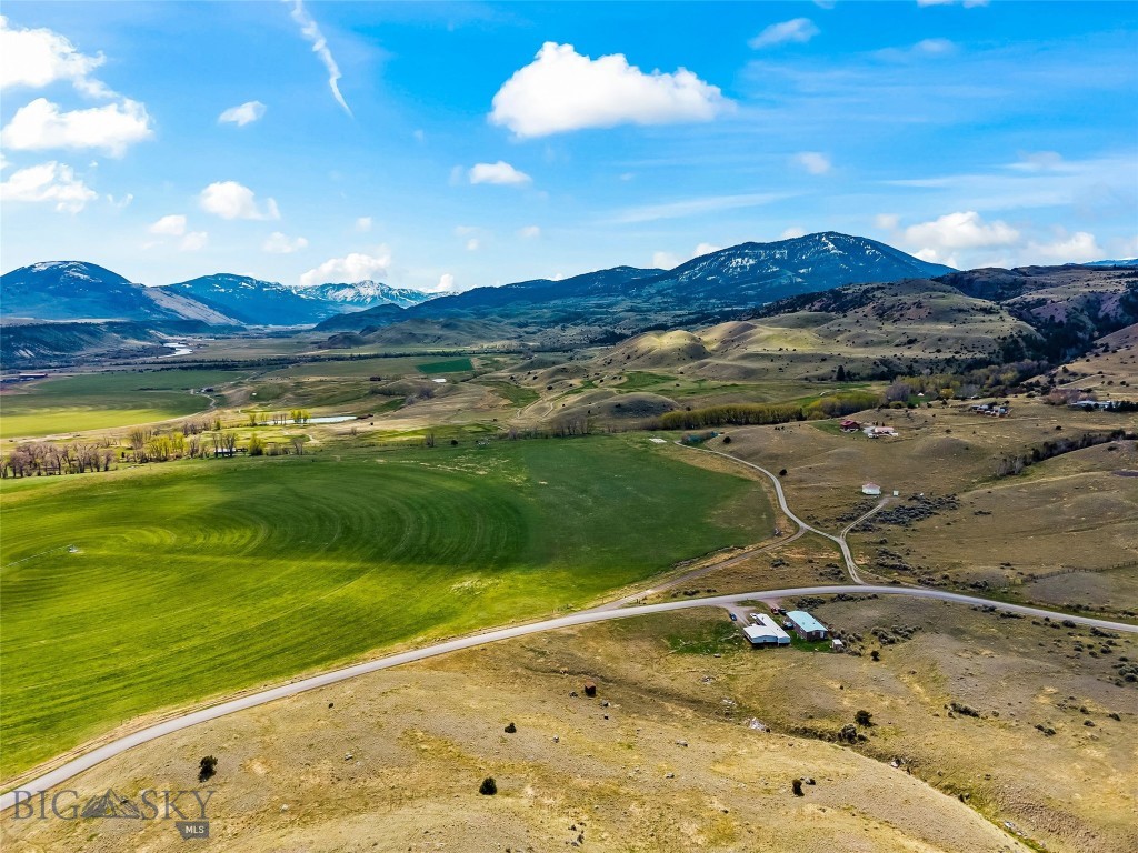 158 Dry Creek Road S, Emigrant MT 59027