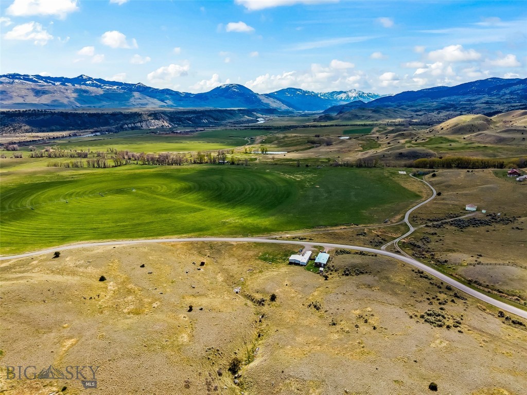 158 Dry Creek Road S, Emigrant MT 59027