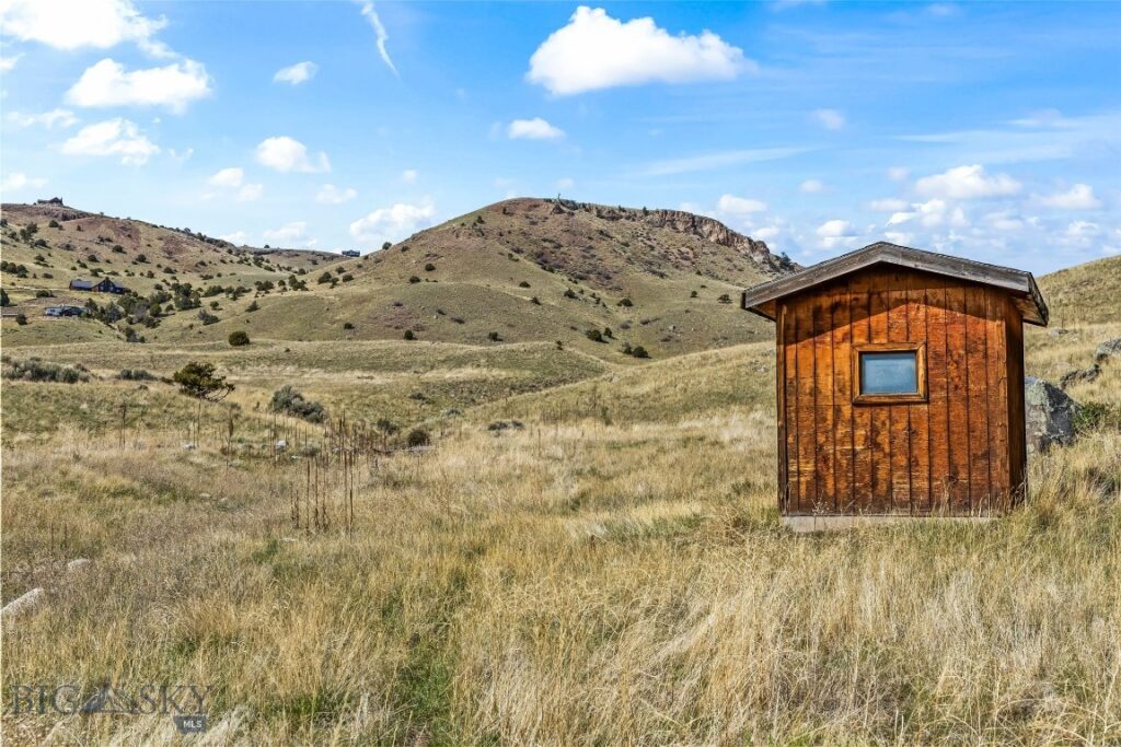 158 Dry Creek Road S, Emigrant MT 59027